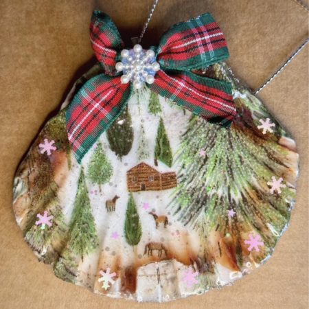 Shell-shaped Christmas ornament, decoupage and resin