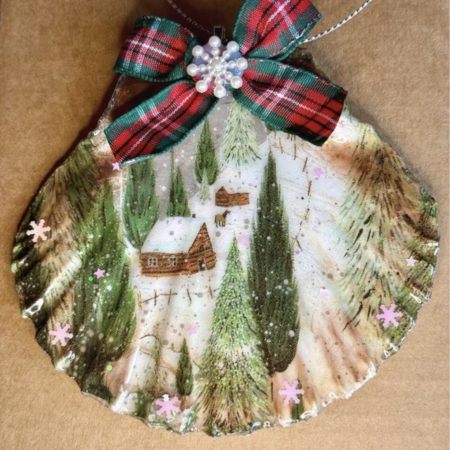 Shell-shaped Christmas ornament, multicoloured decoupage