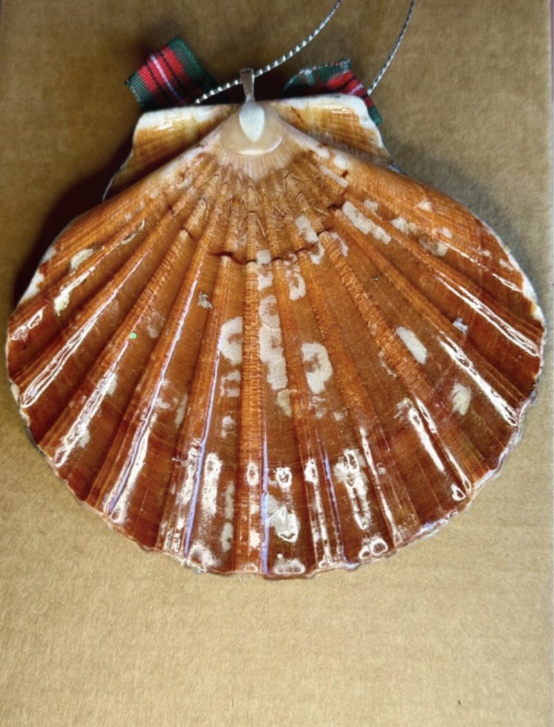 Shell-shaped Christmas ornament, multicoloured decoupage