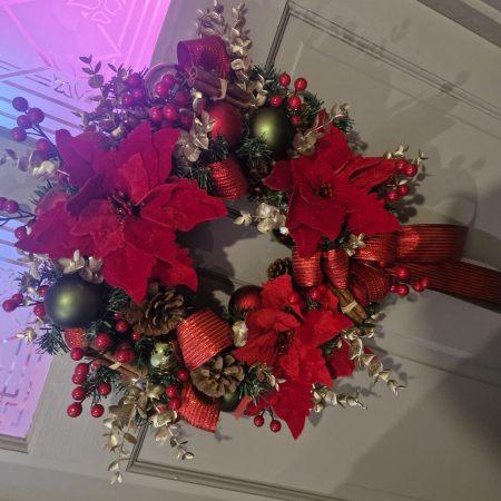 Tradional Christmas Wreath 40cm