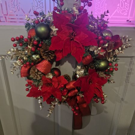 Tradional Christmas Wreath 40cm