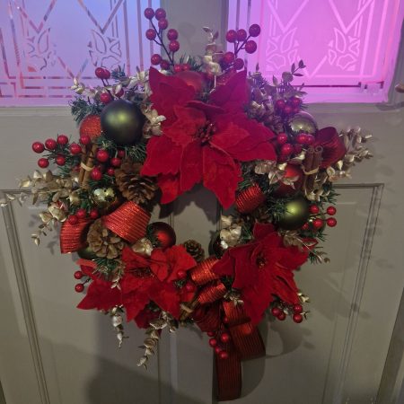 Tradional Christmas Wreath 40cm