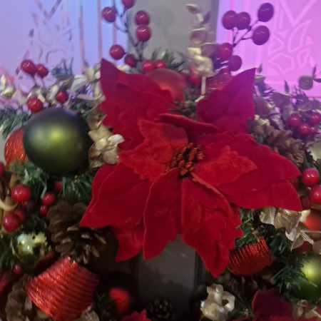 Tradional Christmas Wreath 40cm